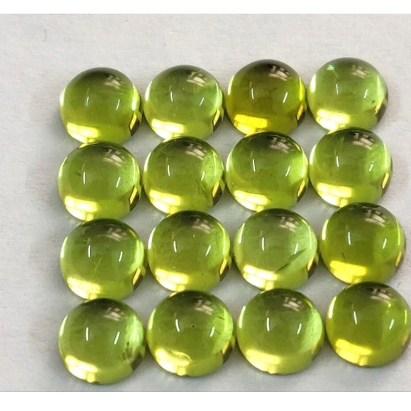 Set of 2x Peridot Natural Cabachon ✨️ .3cts each - Picture 1 of 2